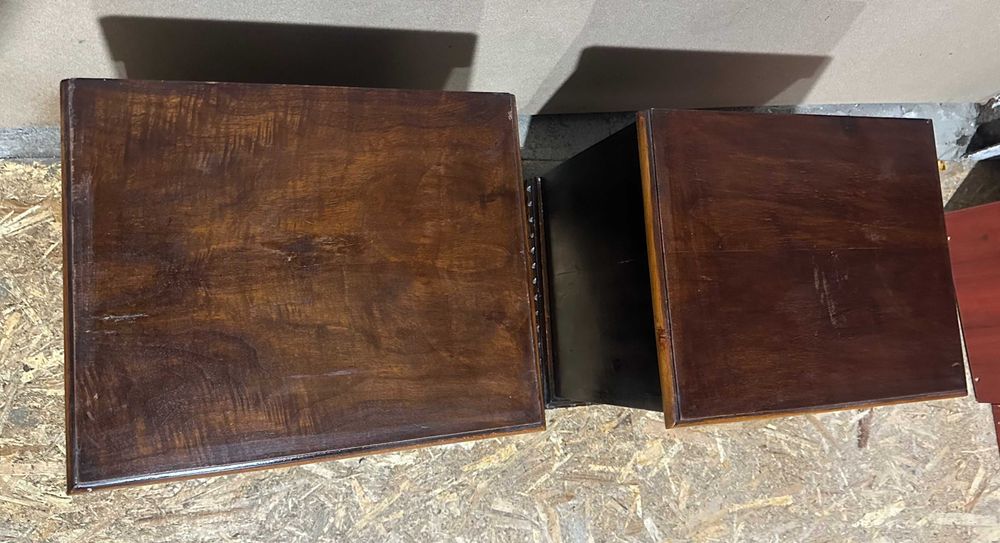 2 buc Noptiera Vintage din lemn Stil Neo Baroc cu elemente sculptate