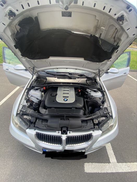 BMW E90 325d  Седан