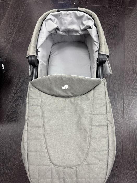 Landou bebe marca joie