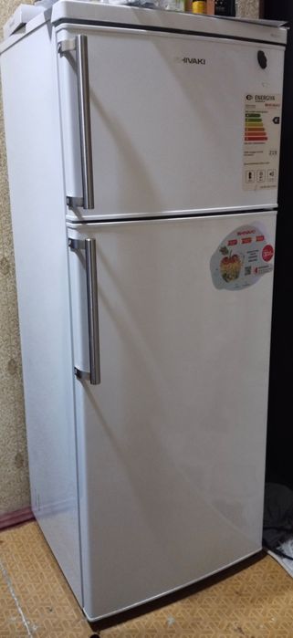 Продаётся 2 холодильника. 2 та холодильник сотилади