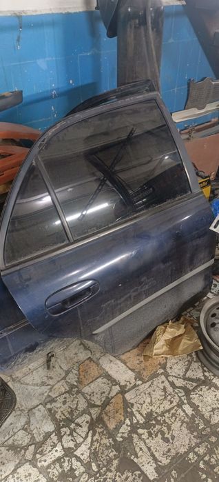 Продам двери на Митсубиси Галант