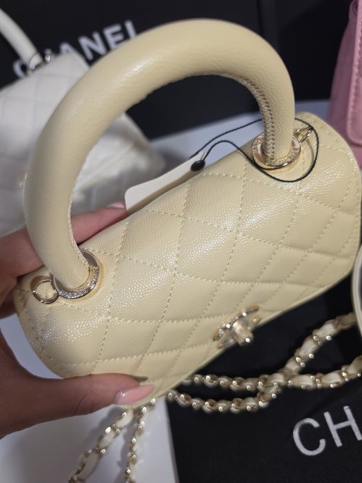 Дамска чанта Chanel Coco Handle Small 20C