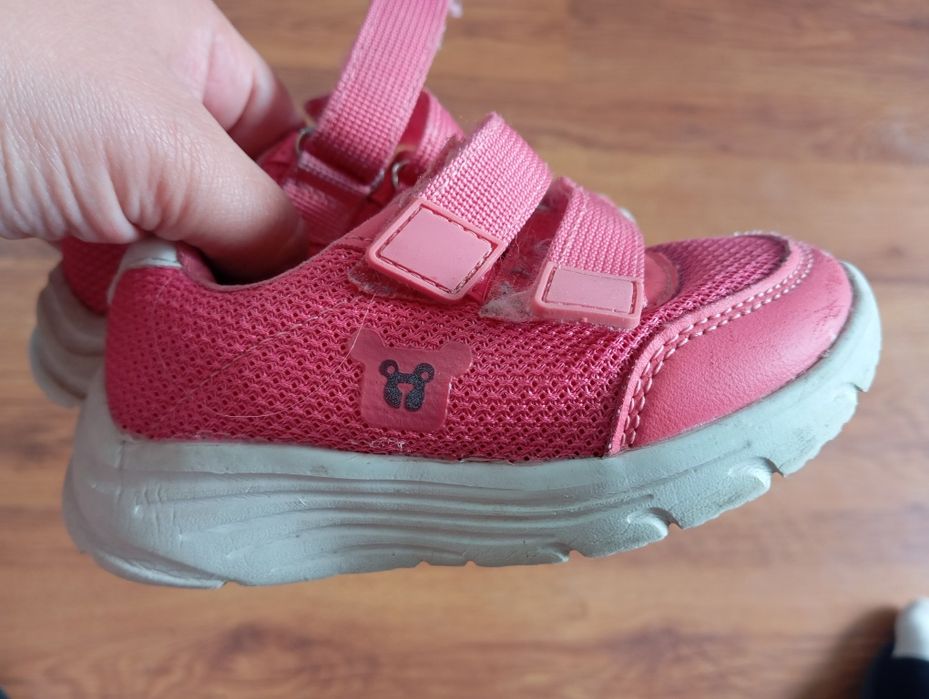 Продам детскую обувь