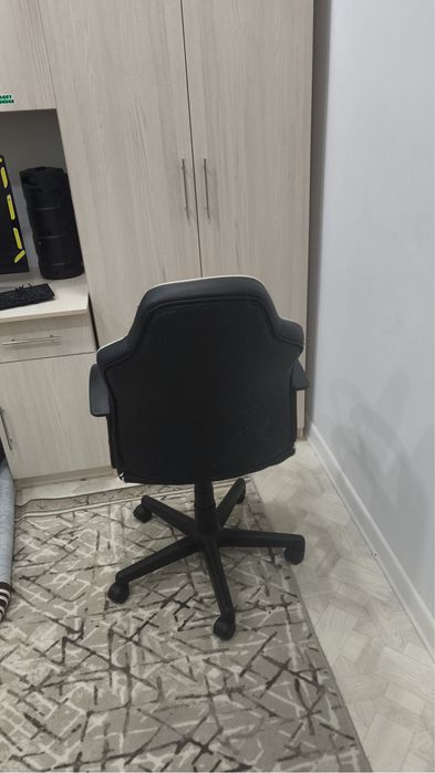 Компьютерный стул