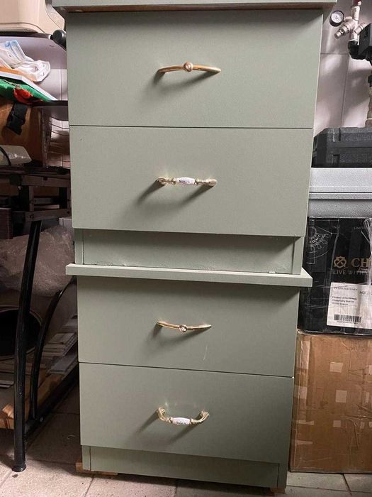 Тумбочки прикроватные