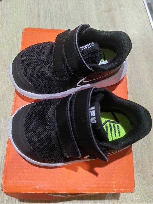 Чисто нови бебешки маратонки Nike-10см стелка