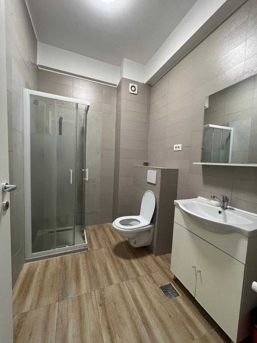 Apartament cu 3 camere +parcare de închiriat în Tabăra Năvodari.