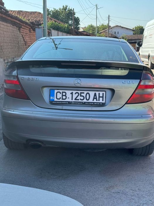 Продавам Mercedes C220 FACELIFT