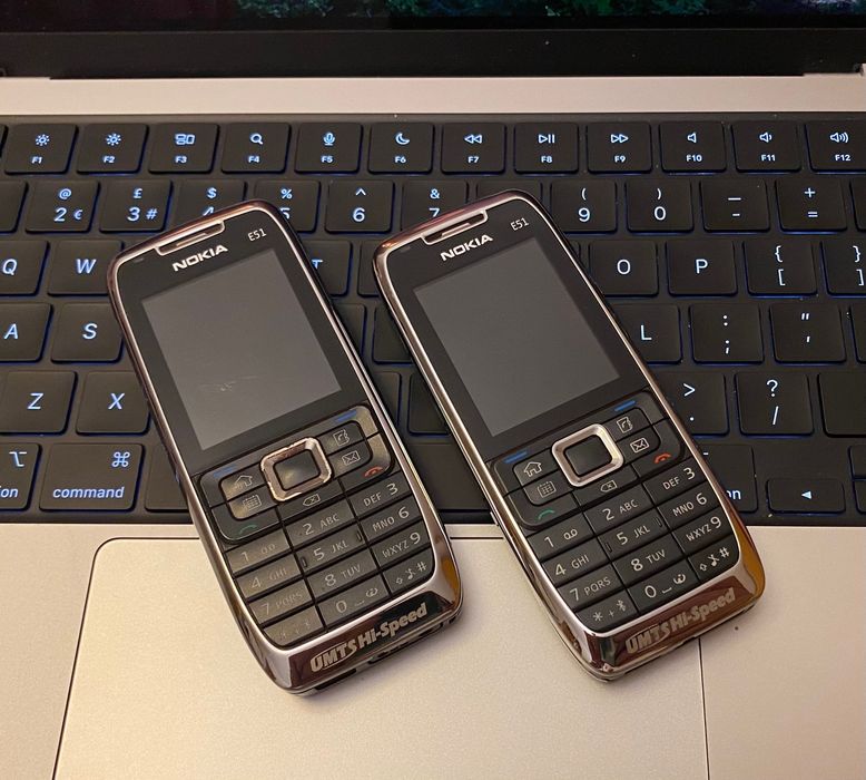 Telefon Nokia E51 - ambele ! Utilizare zilnica sau colectie
