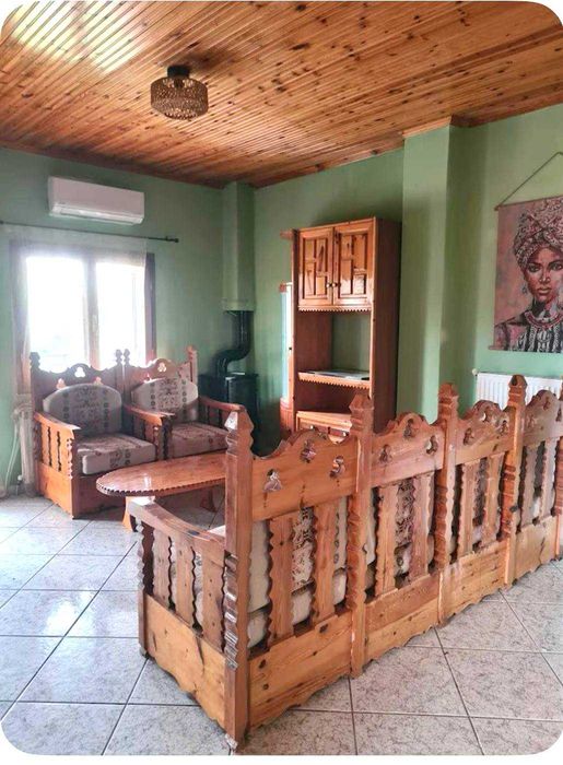 Продава апартамент - етаж от къща  с площ 70 м2 в Аспровалта, Гърция