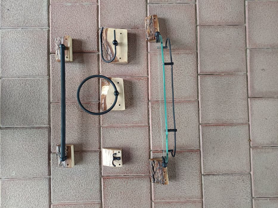 Accesorii baie negre și arginti