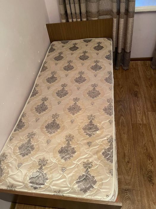 Продаются кровати с матраса и. Производство Чехословакии.