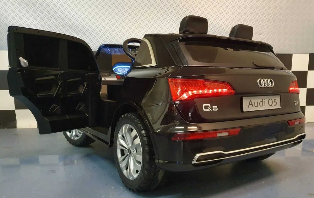 Акумулаторен Двуместна джип Audi Q5 4X4 24V батерия,MP4