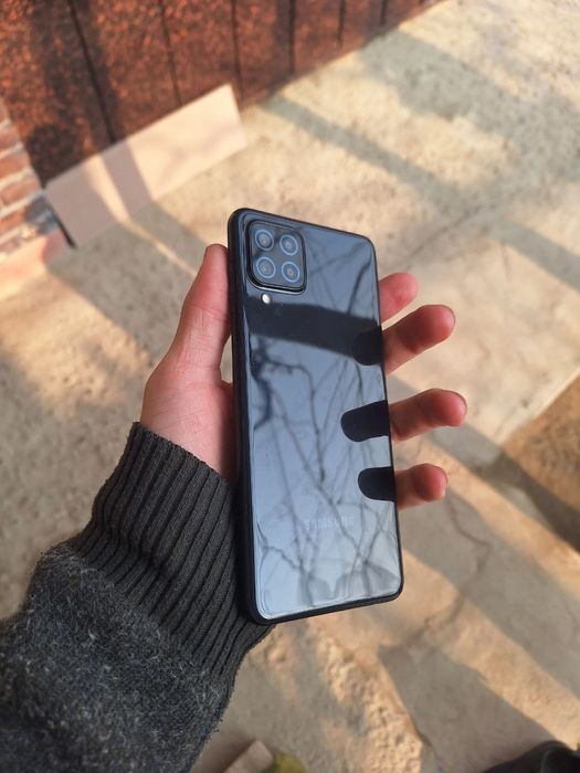 Samsung a22  sm 2 ta tushadi