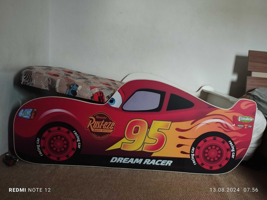 Продам кровать машинка