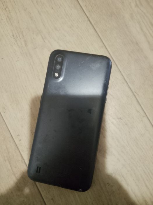 Продам Самсунг А 01