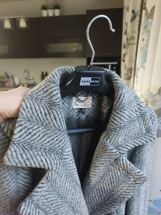 Вълнено луксозно палто до коляното на български дизайнер размер М