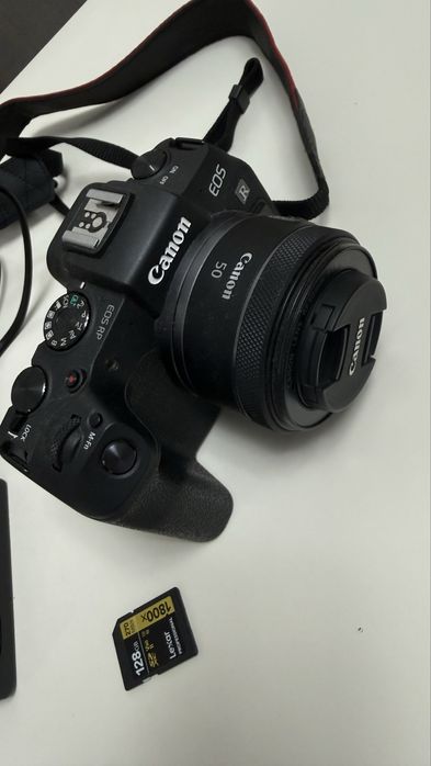 Canon EOS RP + Obiectiv Canon RF 50mm f/1.8 STM – stare excelentă