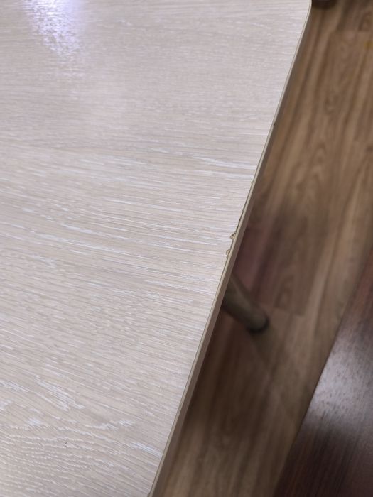 Продаю маникюрный стол