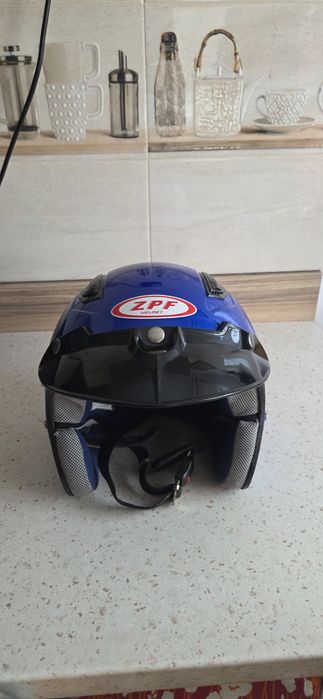 Vând casca moto AGV