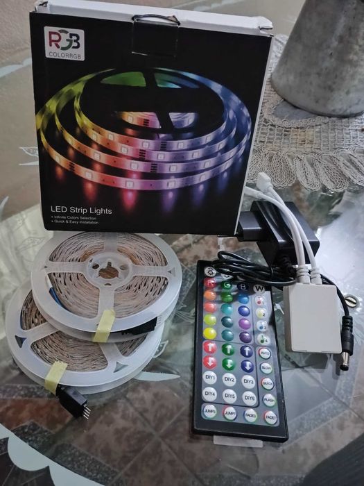Banda led 20 metri cu Wireless avand aplicatie, music control, voice