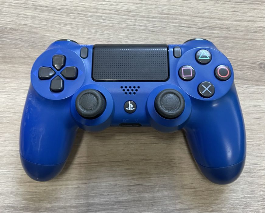 Playstation 4 PRO/PS4 PRO - 1TВ с два джойстика