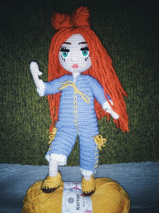 Вязаные игрушки куколка