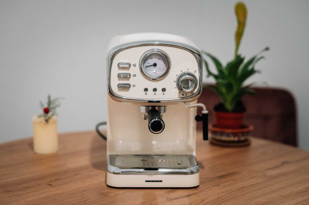 Espressor manual Heinner HEM-1100CR Retro