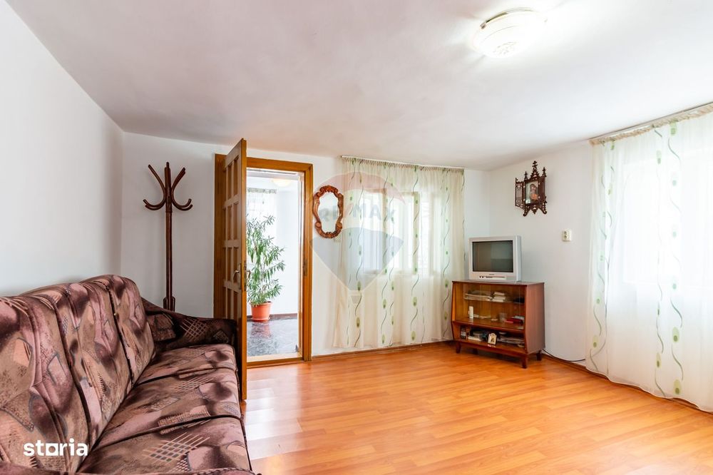 Casă / Vilă de vânzare Picior de Munte, Dambovita