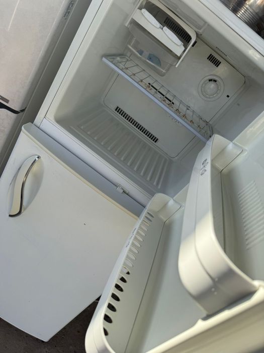 Продам с доставкой холодильник