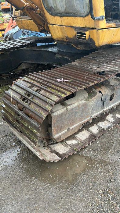 Dezmembrez excavator pe senile Hyundai Robex 210 LC-3-piese de schimb