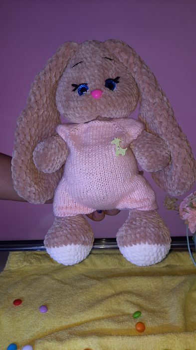 Вязанные игрушки. Зайчик