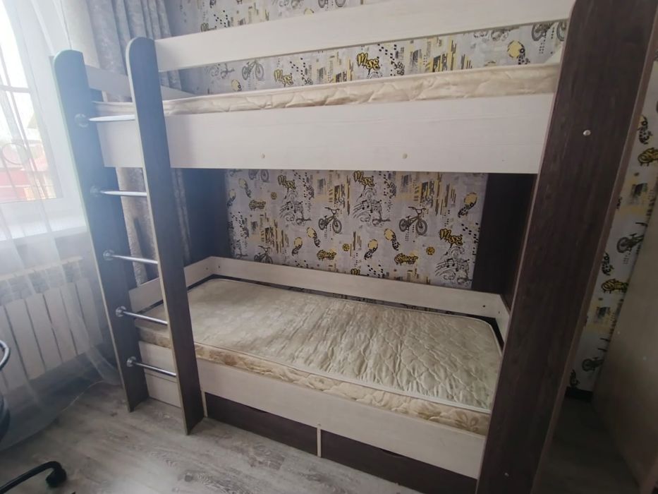 Продам двухъярусную кровать