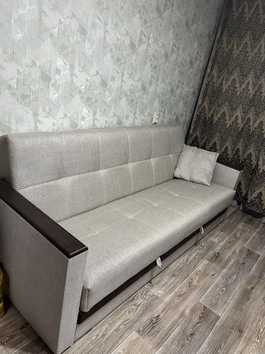 Продам срочно 2 комн квартиру нов планир