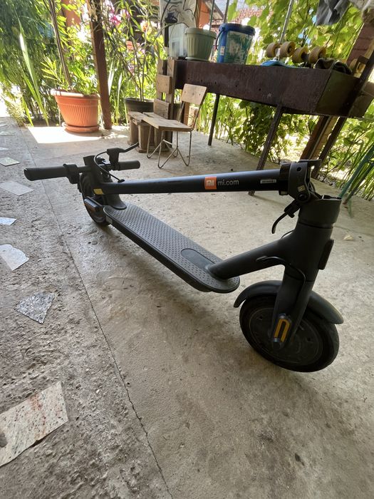 Trotinetă Xiaomi mi essential