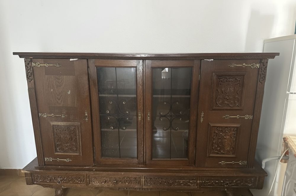 Vitrina/comoda din lemn masiv - sector 4