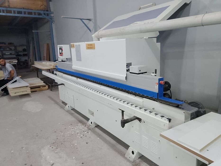 Кромкооблицовочный станок