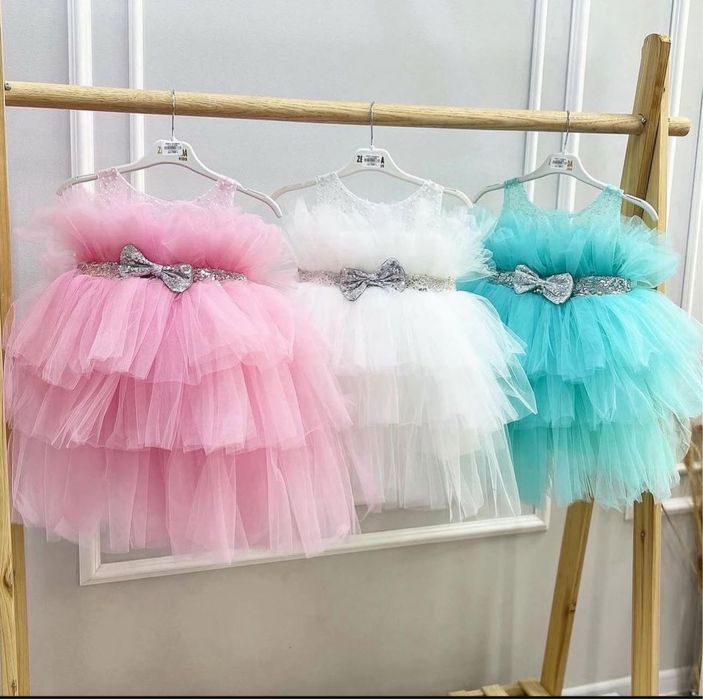 Продам платье на 3 годика