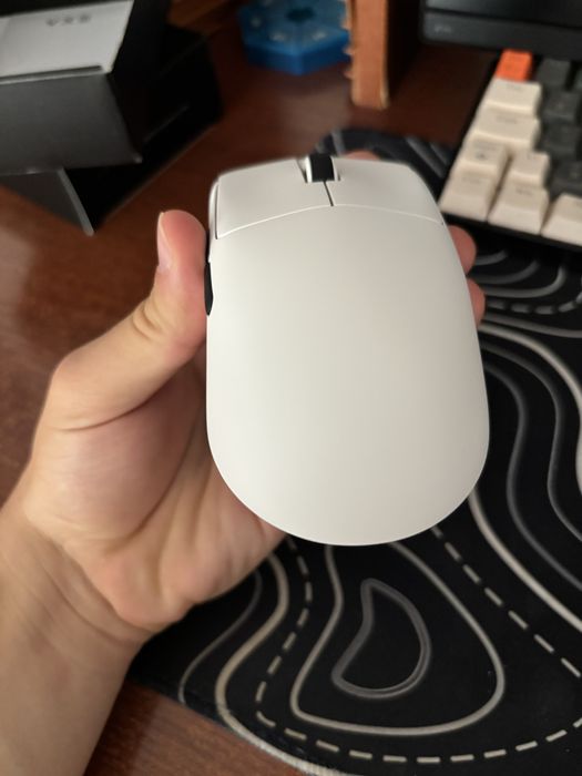 VXE R1 мышка Light weight wireless mouse