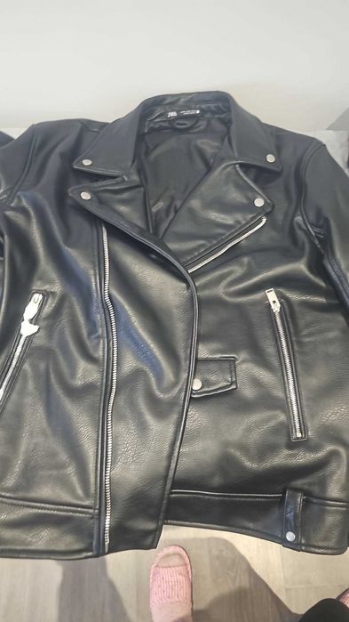 Geaca imitatie piele barbati zara.