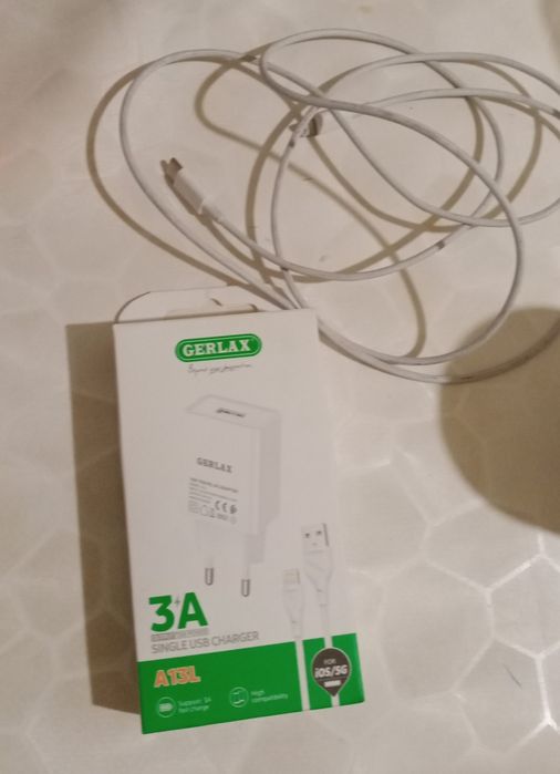 Чехол на айфон 15, зарядки, коробки