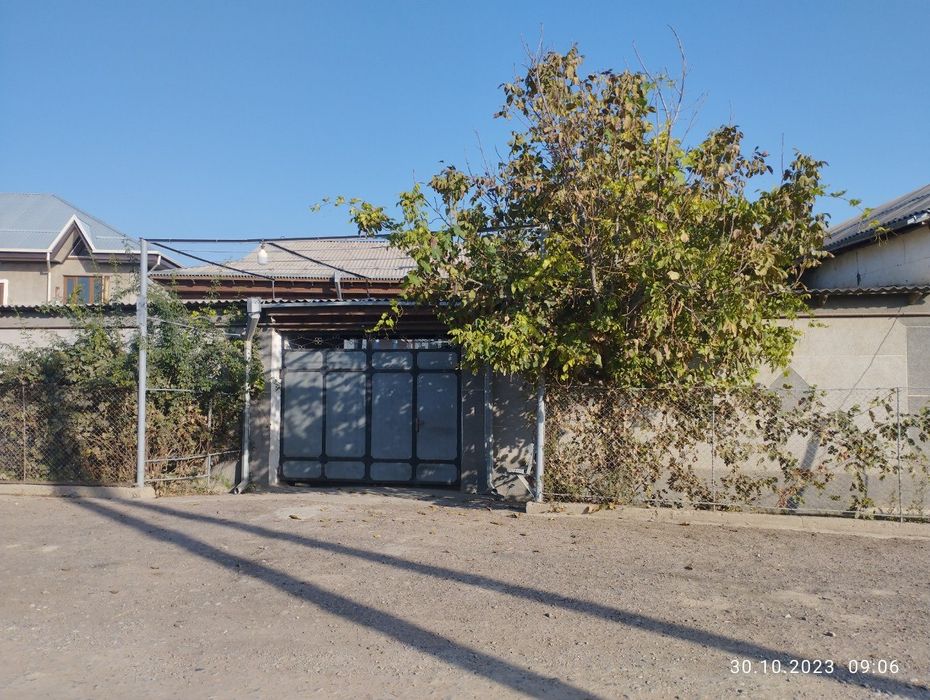 Продаётся дом 9 хона г. Бахт