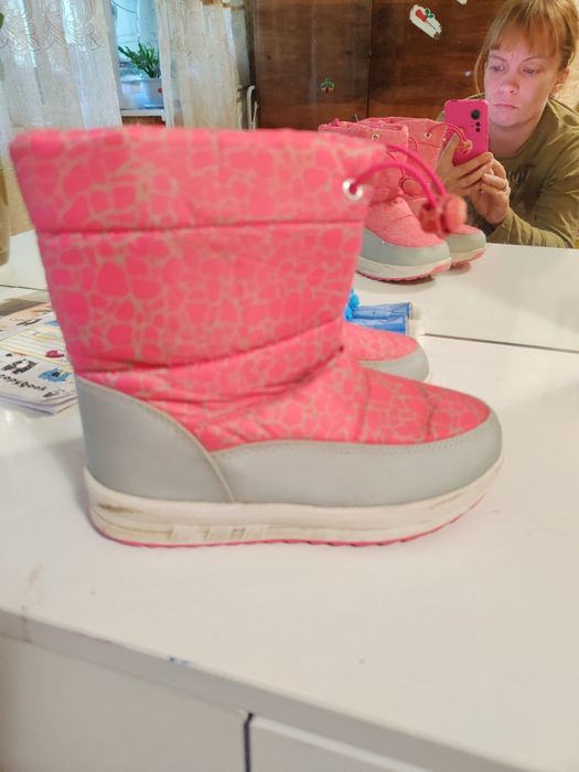 Продам ботинки для девочек