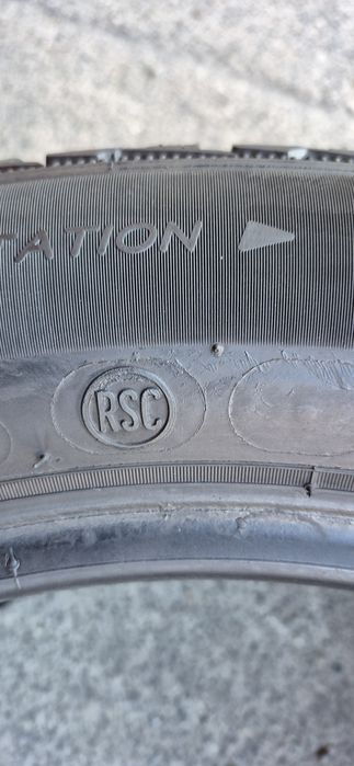 4 anvelope iarna runflat Michelin 245/50/19.Pretul este pe bucata.