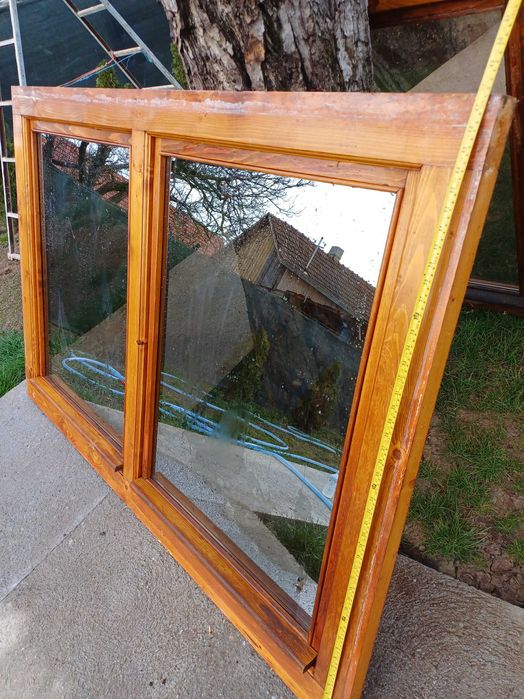 Vând ușă si 2 geamuri in stare buna