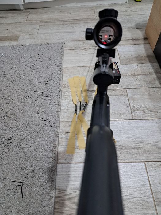 Vand  praștie profesională cu red dot inclus