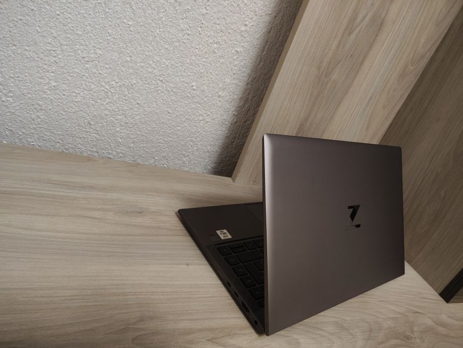 HP Zbook Firefly  14 G7 Бизнес клас.