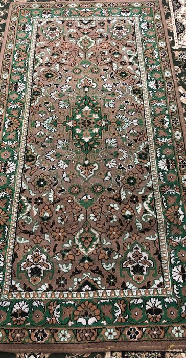 Шерстяной ковер для дома