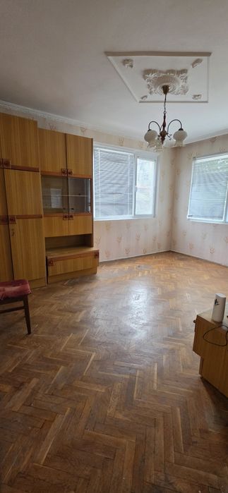 Тристаен апартамент
