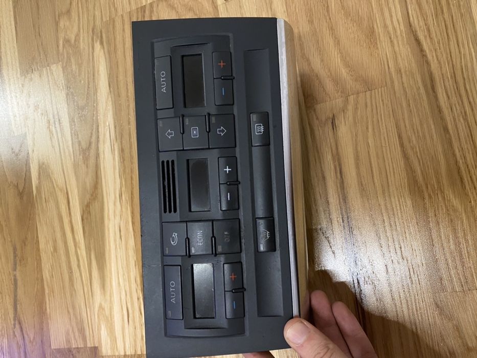 Panou climatronic audi si cochilie volan a4 b7